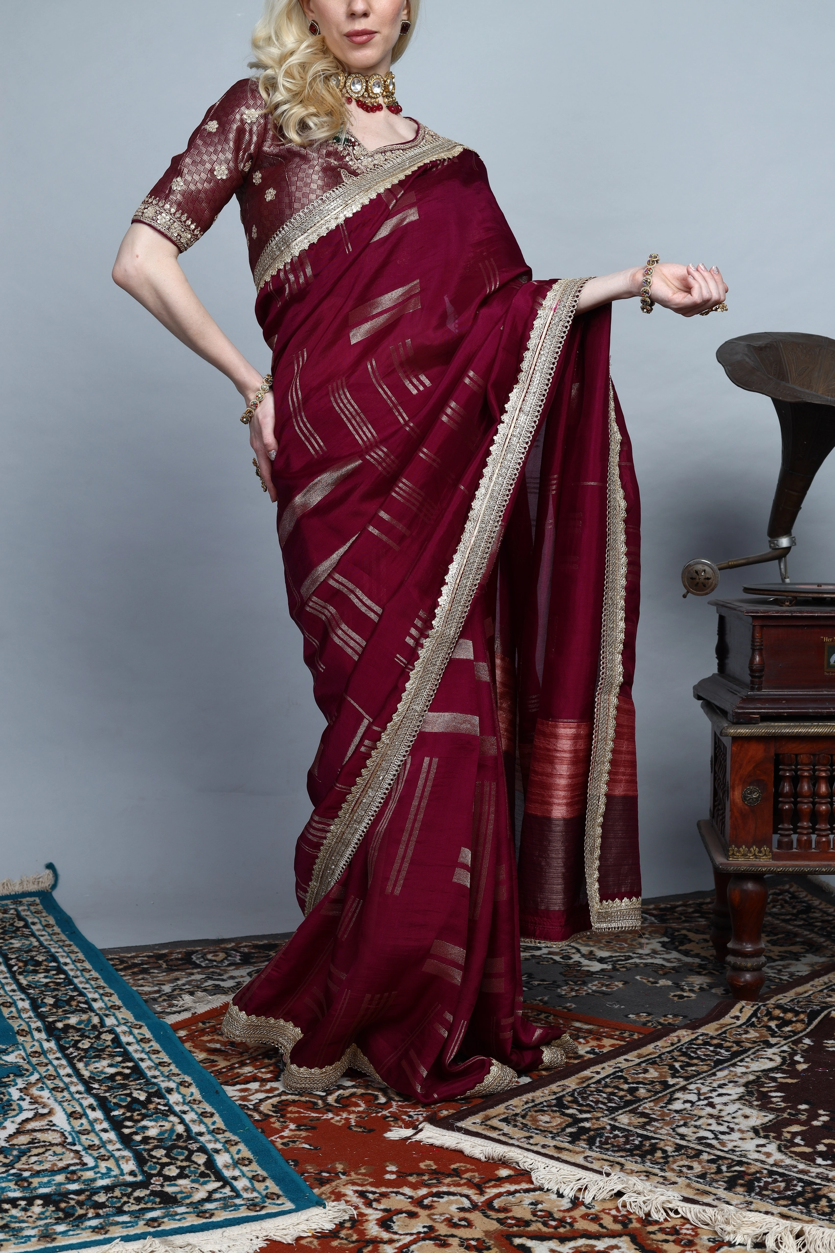 Ruhani Zari Saree Set Alternate