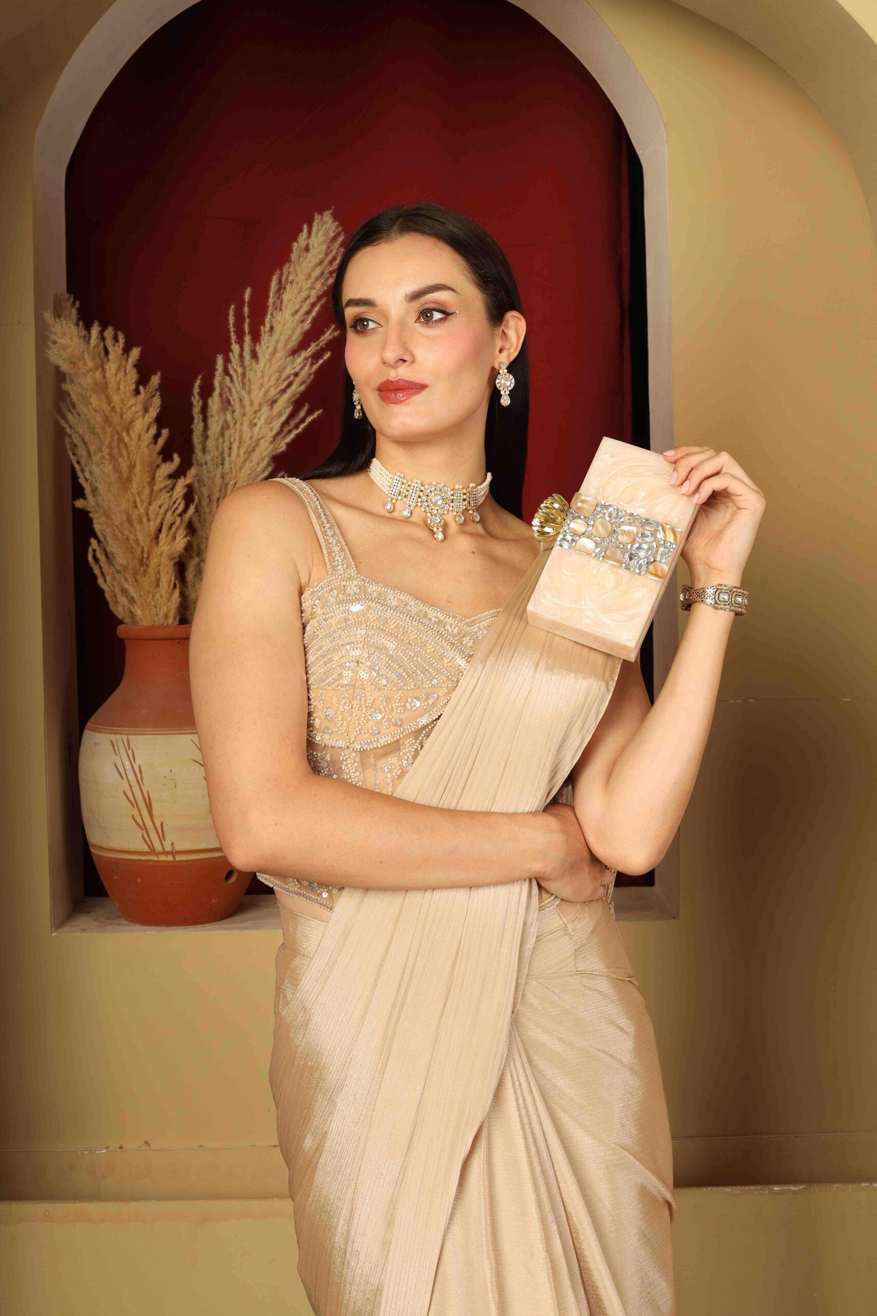 Élan Ivory Crystal Bar Clutch