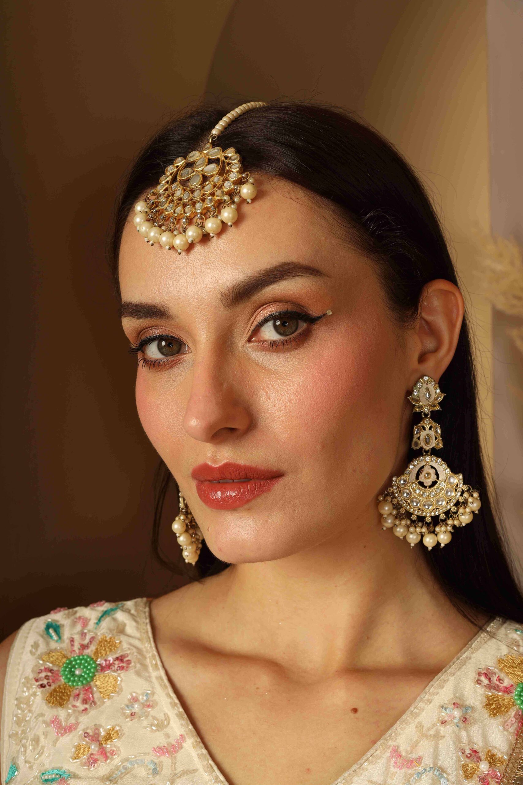 Meher Kundan Pearl Jhumka & Maang Tikka Set